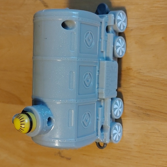 McDonalds Minion Toys - Picture 7 of 8